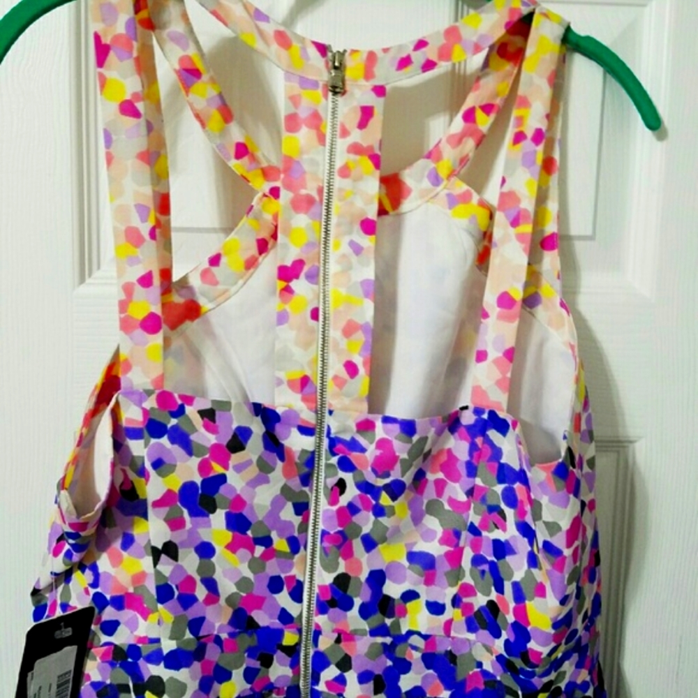 NWT Guess 🌞 dress with cutouts